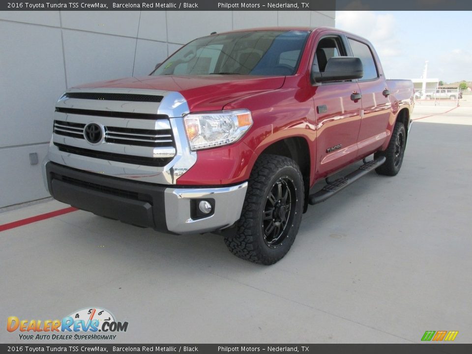 Front 3/4 View of 2016 Toyota Tundra TSS CrewMax Photo #7