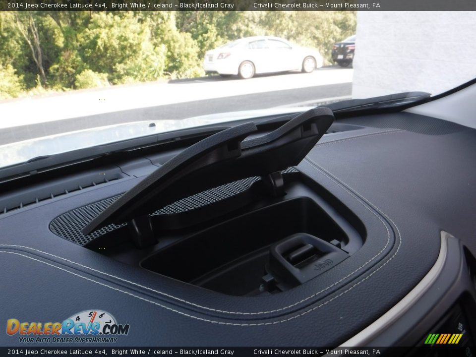 2014 Jeep Cherokee Latitude 4x4 Bright White / Iceland - Black/Iceland Gray Photo #26