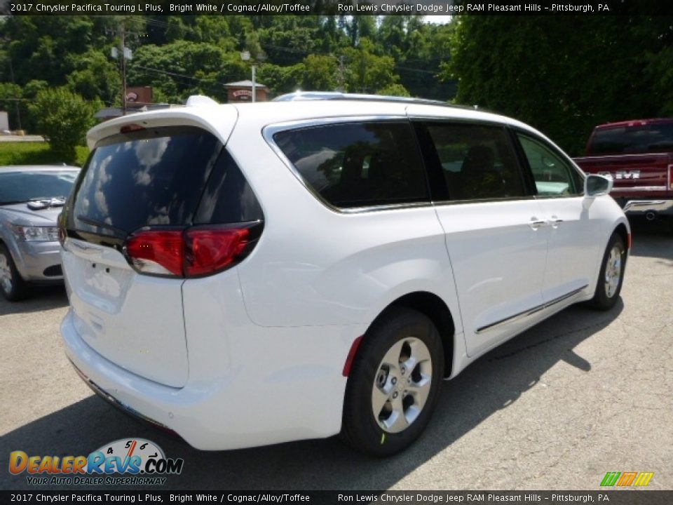 2017 Chrysler Pacifica Touring L Plus Bright White / Cognac/Alloy/Toffee Photo #6