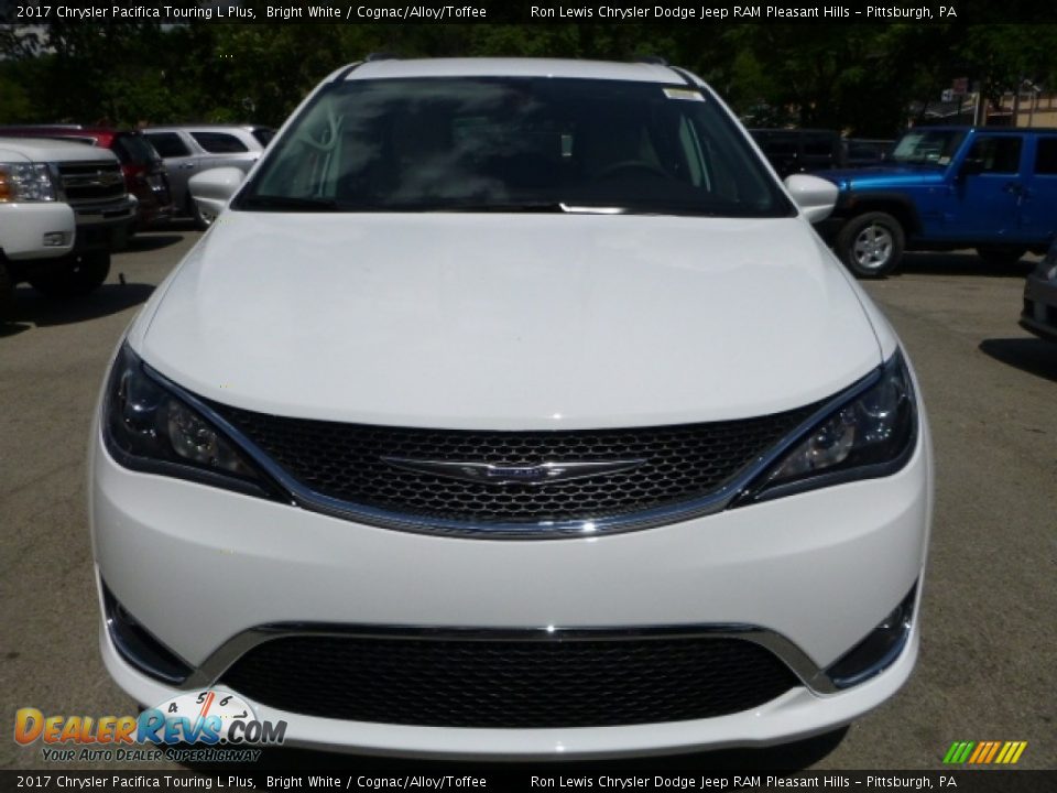 2017 Chrysler Pacifica Touring L Plus Bright White / Cognac/Alloy/Toffee Photo #12