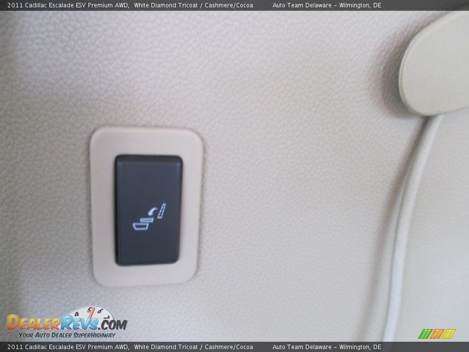 2011 Cadillac Escalade ESV Premium AWD White Diamond Tricoat / Cashmere/Cocoa Photo #27