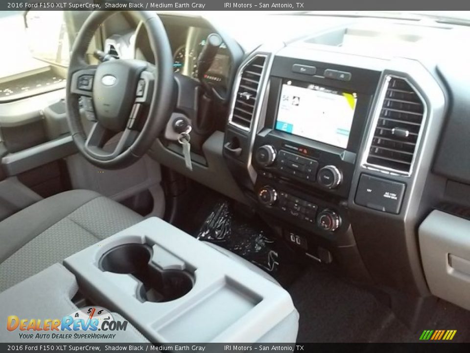 2016 Ford F150 XLT SuperCrew Shadow Black / Medium Earth Gray Photo #15