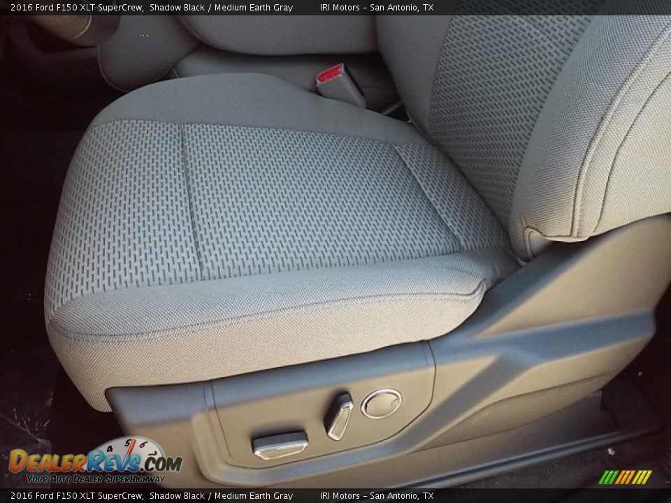 2016 Ford F150 XLT SuperCrew Shadow Black / Medium Earth Gray Photo #17