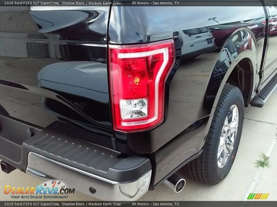 2016 Ford F150 XLT SuperCrew Shadow Black / Medium Earth Gray Photo #28