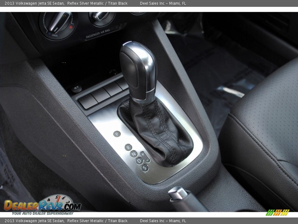 2013 Volkswagen Jetta SE Sedan Reflex Silver Metallic / Titan Black Photo #16