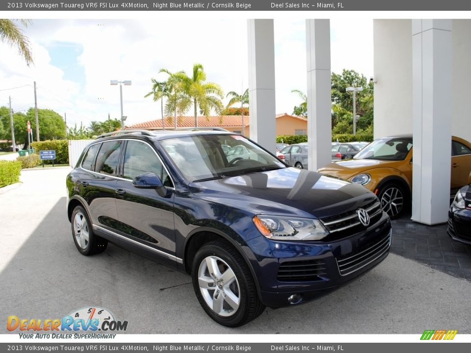 Front 3/4 View of 2013 Volkswagen Touareg VR6 FSI Lux 4XMotion Photo #1