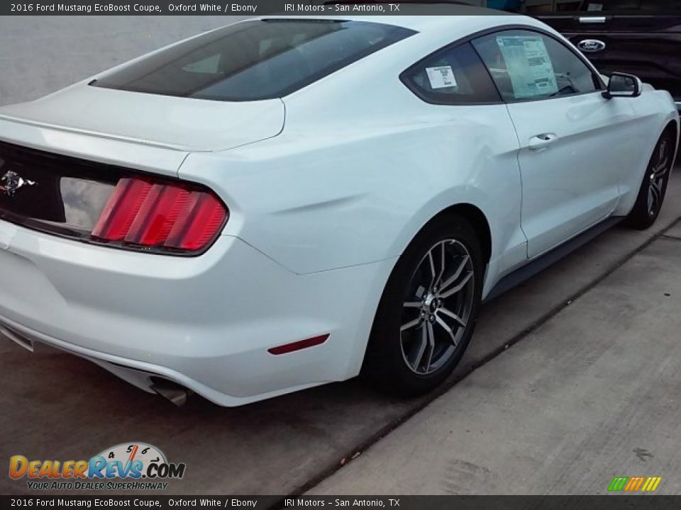 2016 Ford Mustang EcoBoost Coupe Oxford White / Ebony Photo #26