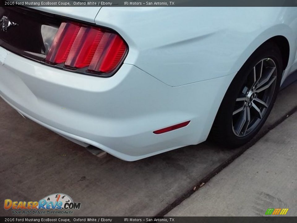 2016 Ford Mustang EcoBoost Coupe Oxford White / Ebony Photo #27