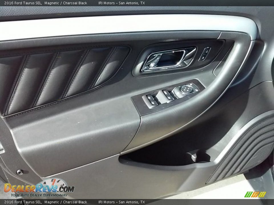 2016 Ford Taurus SEL Magnetic / Charcoal Black Photo #26