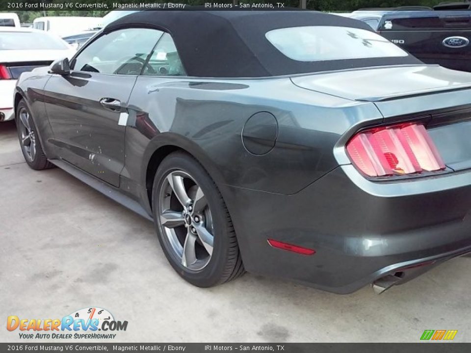 2016 Ford Mustang V6 Convertible Magnetic Metallic / Ebony Photo #29