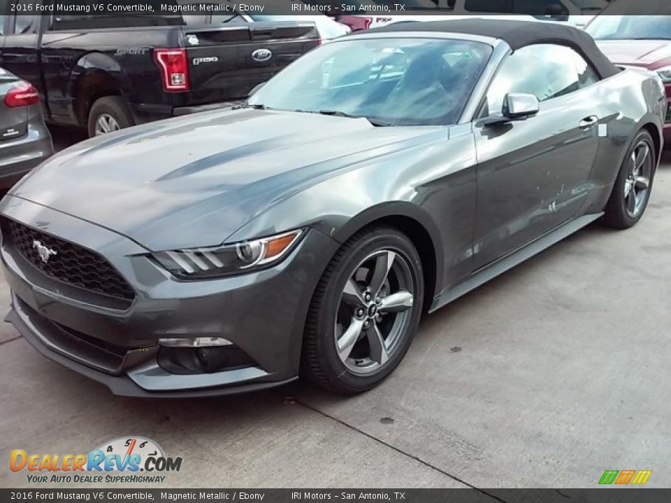 2016 Ford Mustang V6 Convertible Magnetic Metallic / Ebony Photo #32