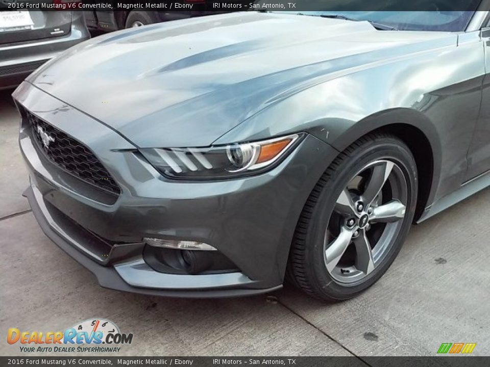 2016 Ford Mustang V6 Convertible Magnetic Metallic / Ebony Photo #33