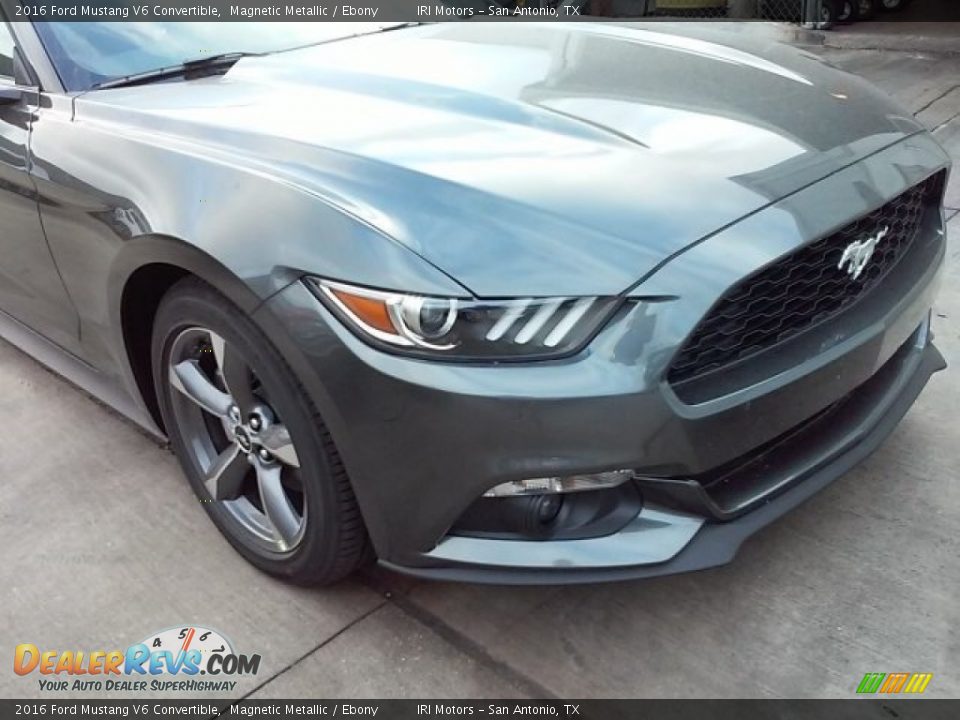 2016 Ford Mustang V6 Convertible Magnetic Metallic / Ebony Photo #34