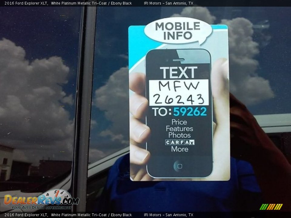 2016 Ford Explorer XLT White Platinum Metallic Tri-Coat / Ebony Black Photo #2