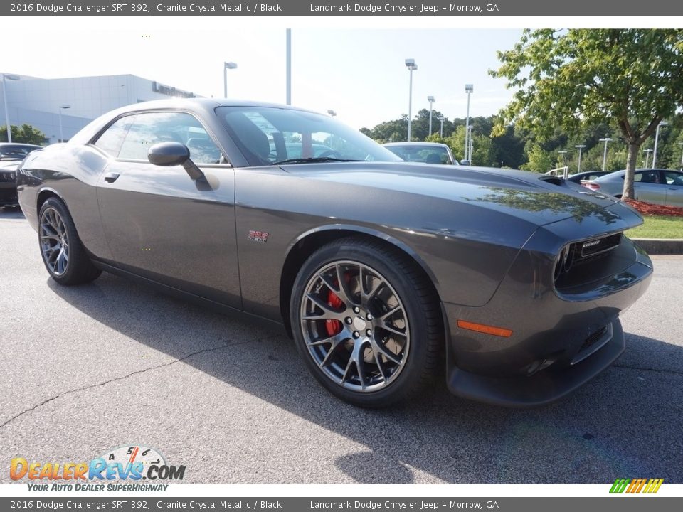 Front 3/4 View of 2016 Dodge Challenger SRT 392 Photo #4