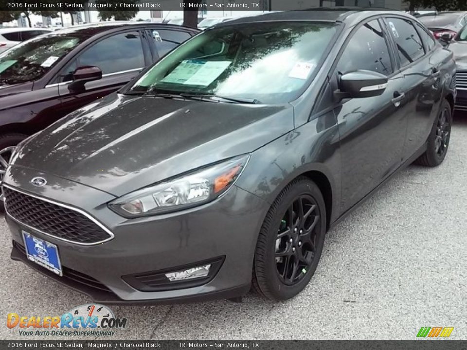2016 Ford Focus SE Sedan Magnetic / Charcoal Black Photo #5