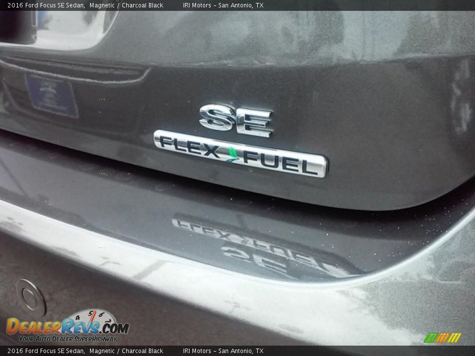 2016 Ford Focus SE Sedan Magnetic / Charcoal Black Photo #8