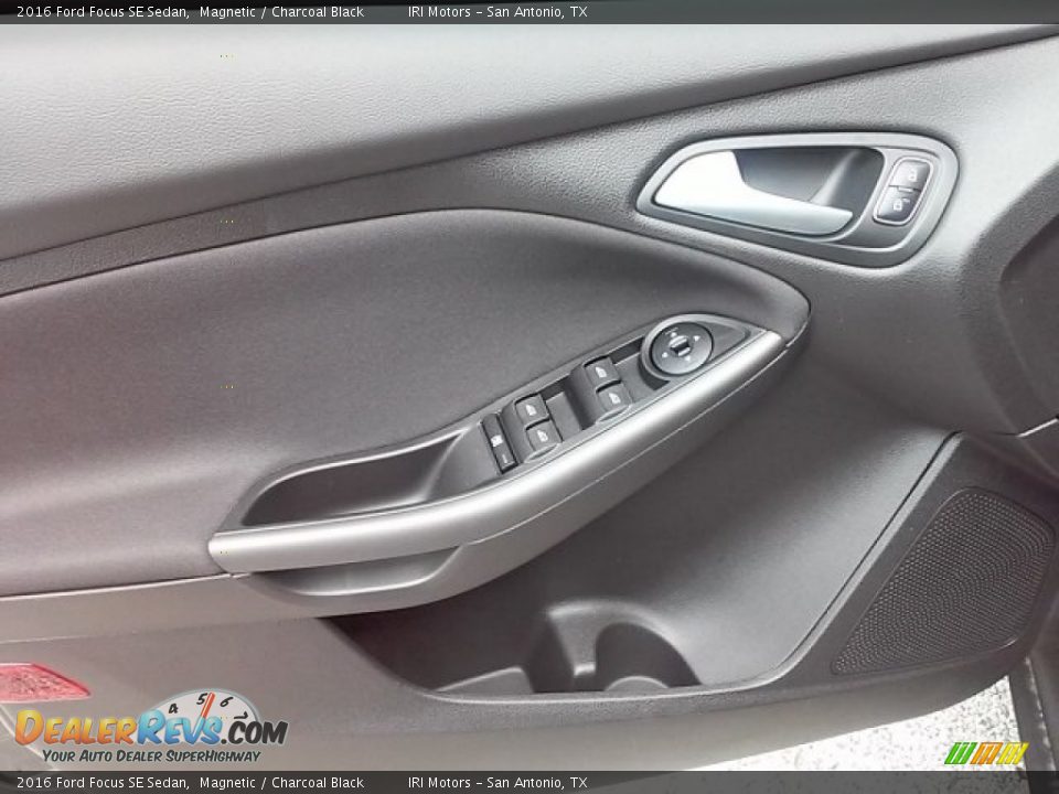 2016 Ford Focus SE Sedan Magnetic / Charcoal Black Photo #20