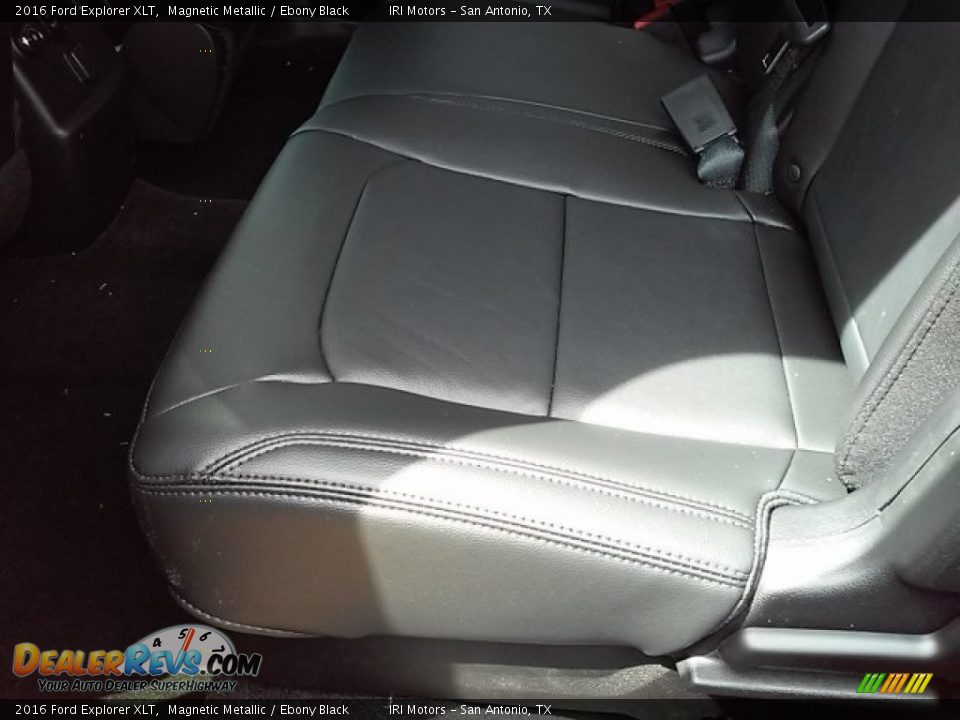 2016 Ford Explorer XLT Magnetic Metallic / Ebony Black Photo #25