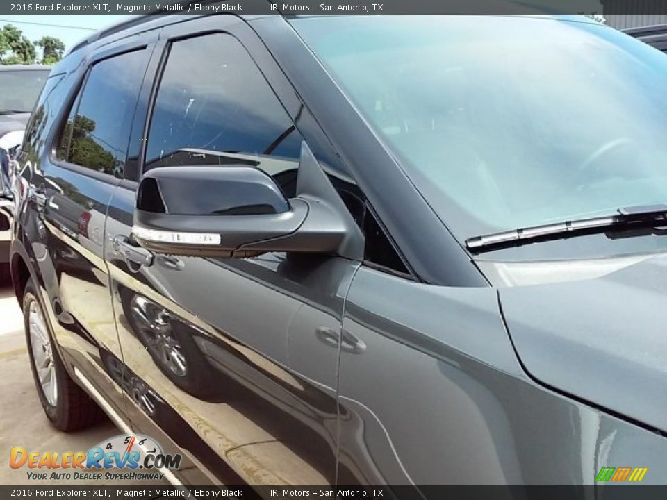 2016 Ford Explorer XLT Magnetic Metallic / Ebony Black Photo #32