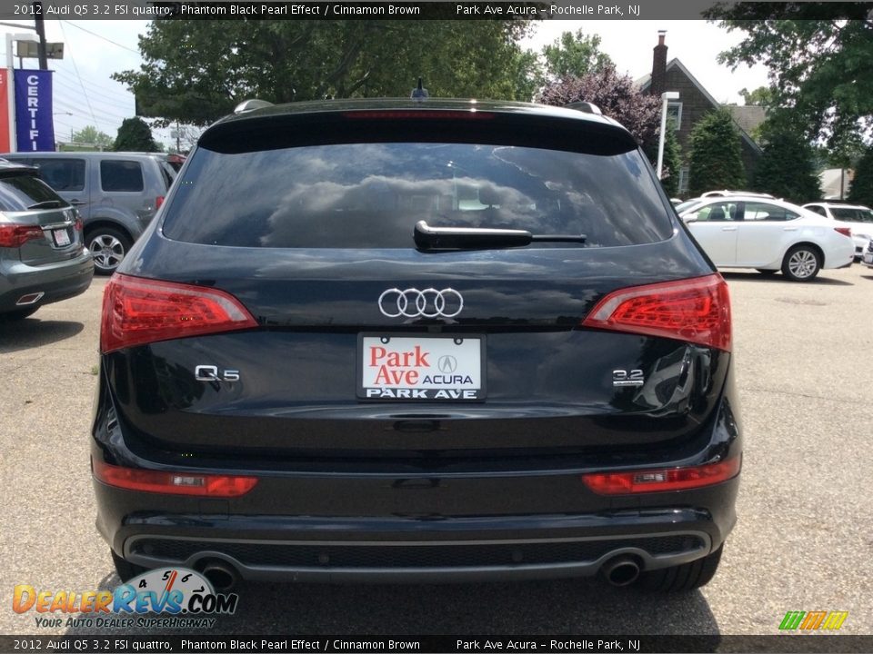 2012 Audi Q5 3.2 FSI quattro Phantom Black Pearl Effect / Cinnamon Brown Photo #4