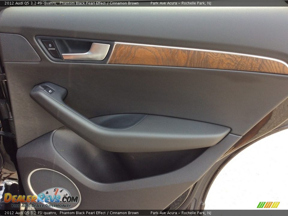 2012 Audi Q5 3.2 FSI quattro Phantom Black Pearl Effect / Cinnamon Brown Photo #23