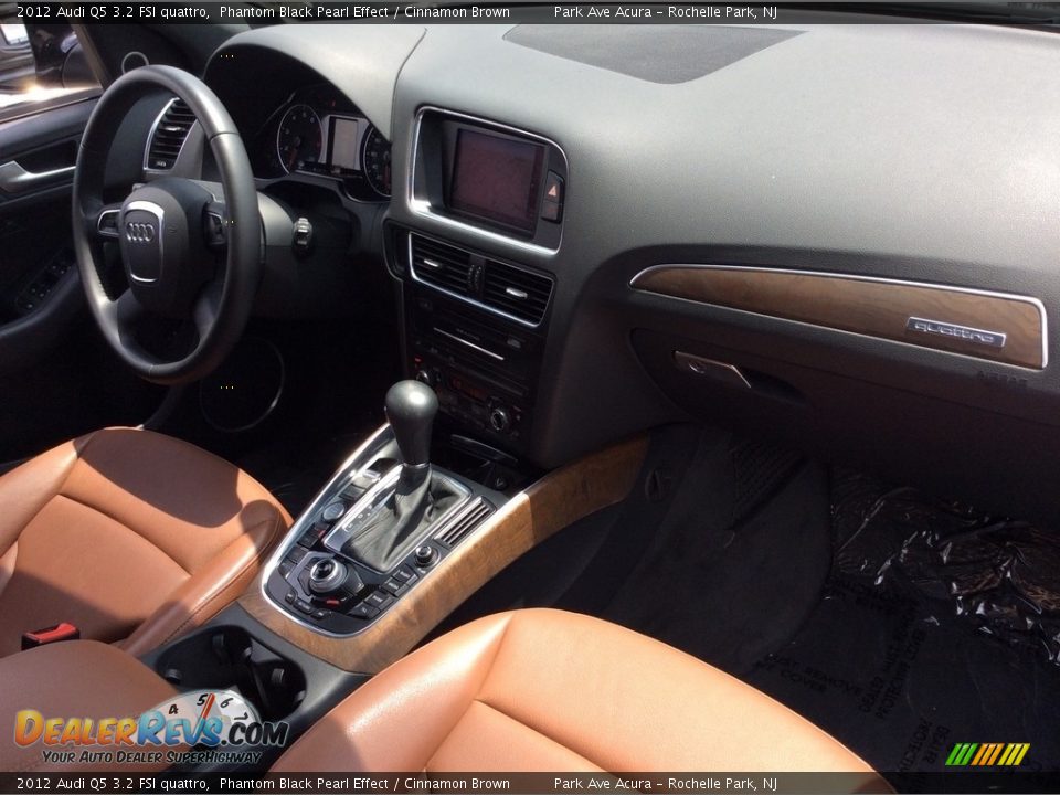 2012 Audi Q5 3.2 FSI quattro Phantom Black Pearl Effect / Cinnamon Brown Photo #26