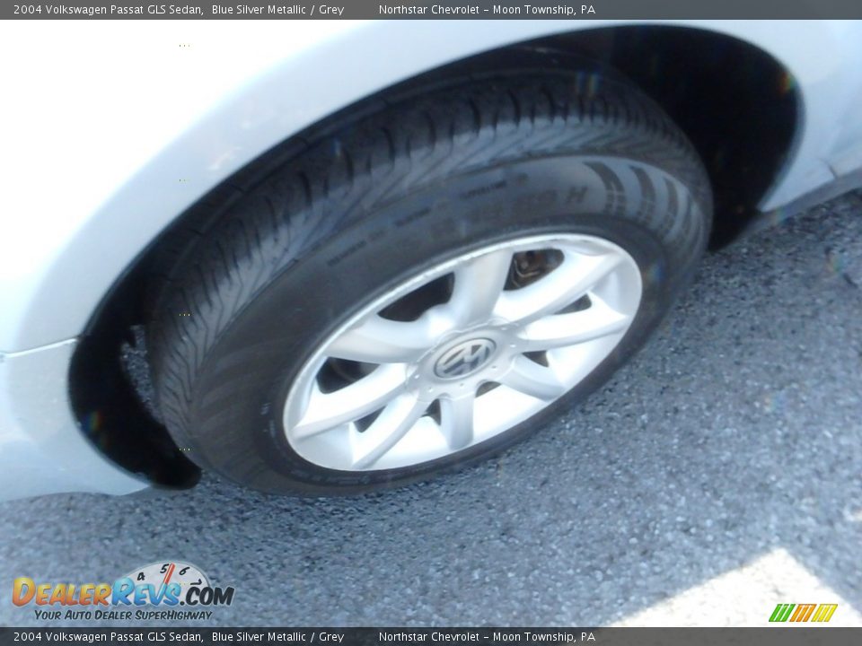 2004 Volkswagen Passat GLS Sedan Blue Silver Metallic / Grey Photo #7