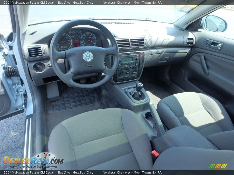 2004 Volkswagen Passat GLS Sedan Blue Silver Metallic / Grey Photo #10