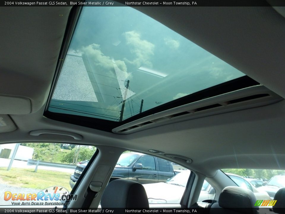 2004 Volkswagen Passat GLS Sedan Blue Silver Metallic / Grey Photo #12