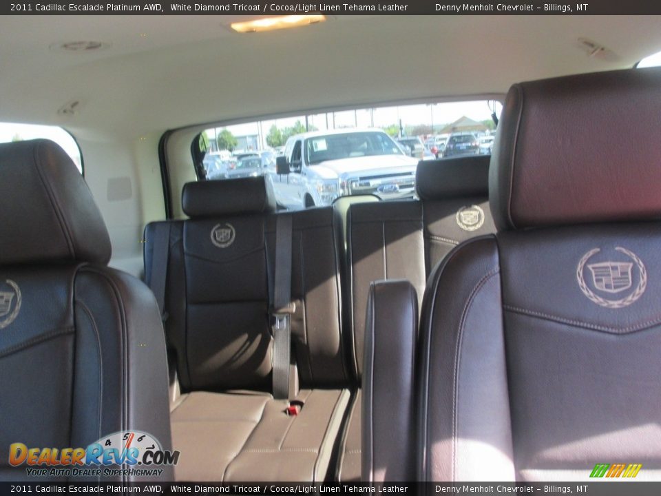 2011 Cadillac Escalade Platinum AWD White Diamond Tricoat / Cocoa/Light Linen Tehama Leather Photo #17