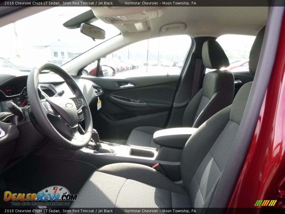 2016 Chevrolet Cruze LT Sedan Siren Red Tintcoat / Jet Black Photo #10