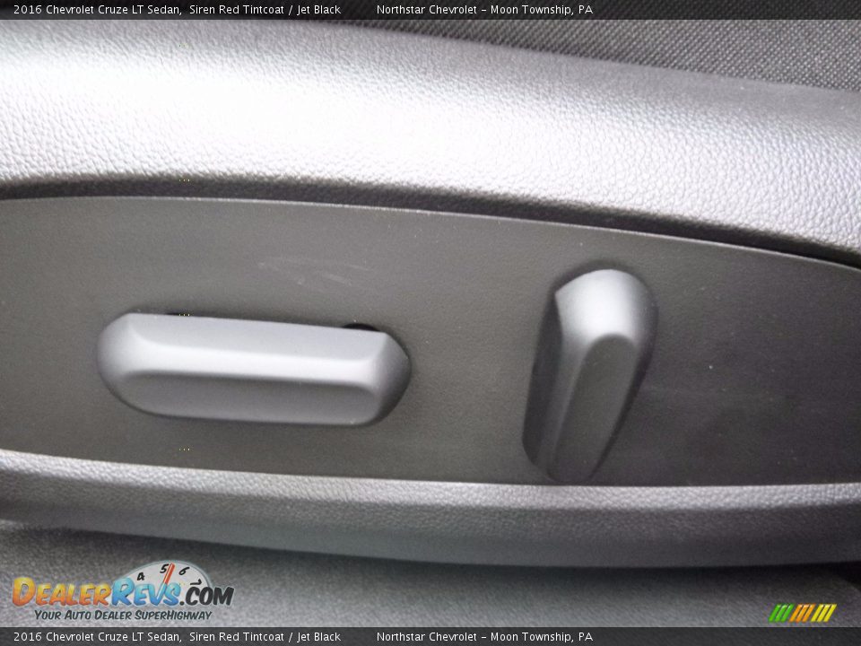 2016 Chevrolet Cruze LT Sedan Siren Red Tintcoat / Jet Black Photo #14