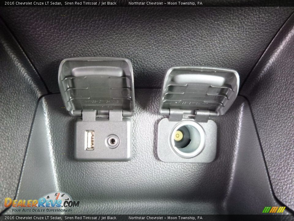 2016 Chevrolet Cruze LT Sedan Siren Red Tintcoat / Jet Black Photo #17