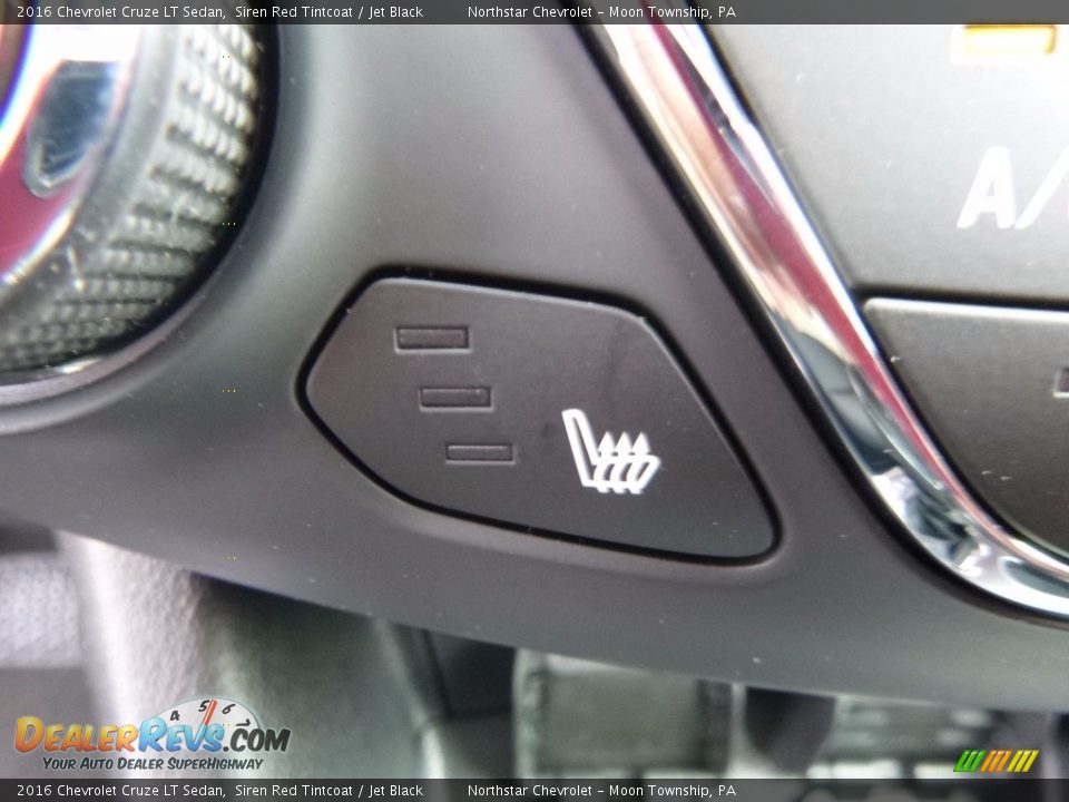 2016 Chevrolet Cruze LT Sedan Siren Red Tintcoat / Jet Black Photo #18