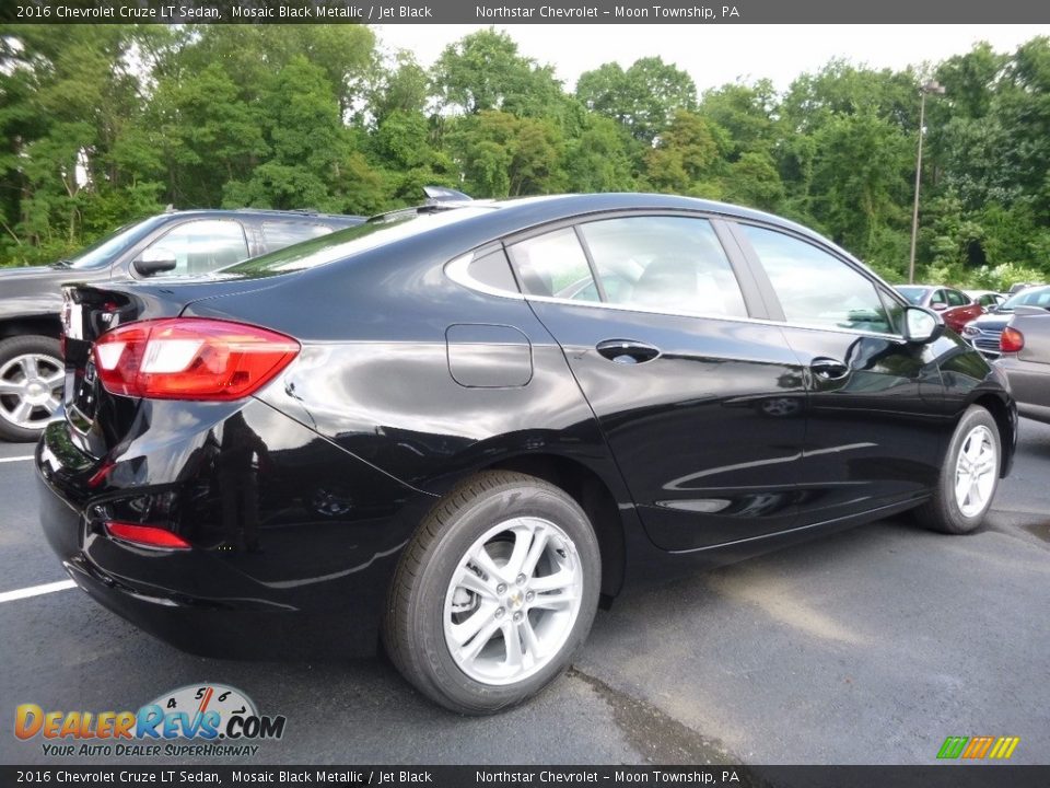 2016 Chevrolet Cruze LT Sedan Mosaic Black Metallic / Jet Black Photo #5