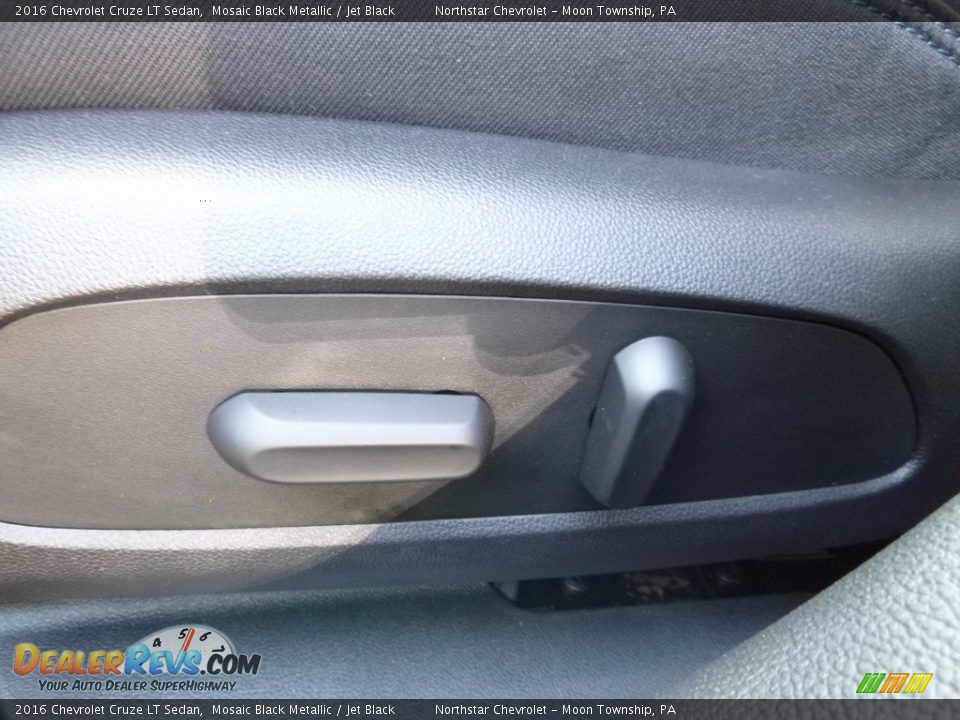 2016 Chevrolet Cruze LT Sedan Mosaic Black Metallic / Jet Black Photo #15