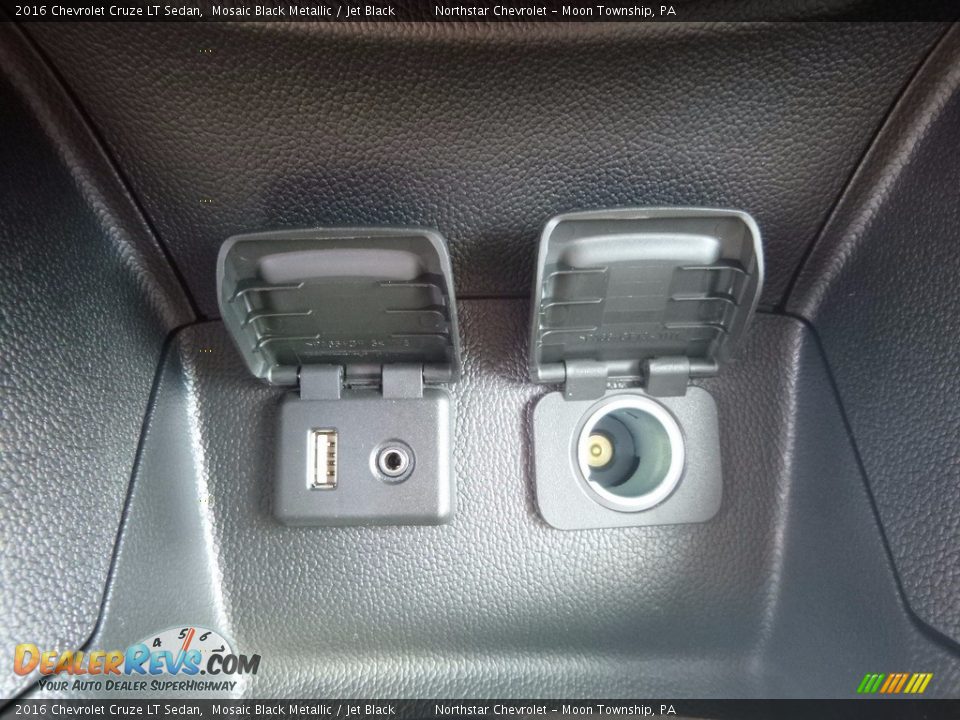 2016 Chevrolet Cruze LT Sedan Mosaic Black Metallic / Jet Black Photo #19