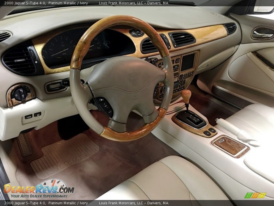 2000 Jaguar S-Type 4.0 Platinum Metallic / Ivory Photo #14