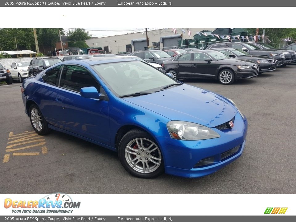 Front 3/4 View of 2005 Acura RSX Sports Coupe Photo #2