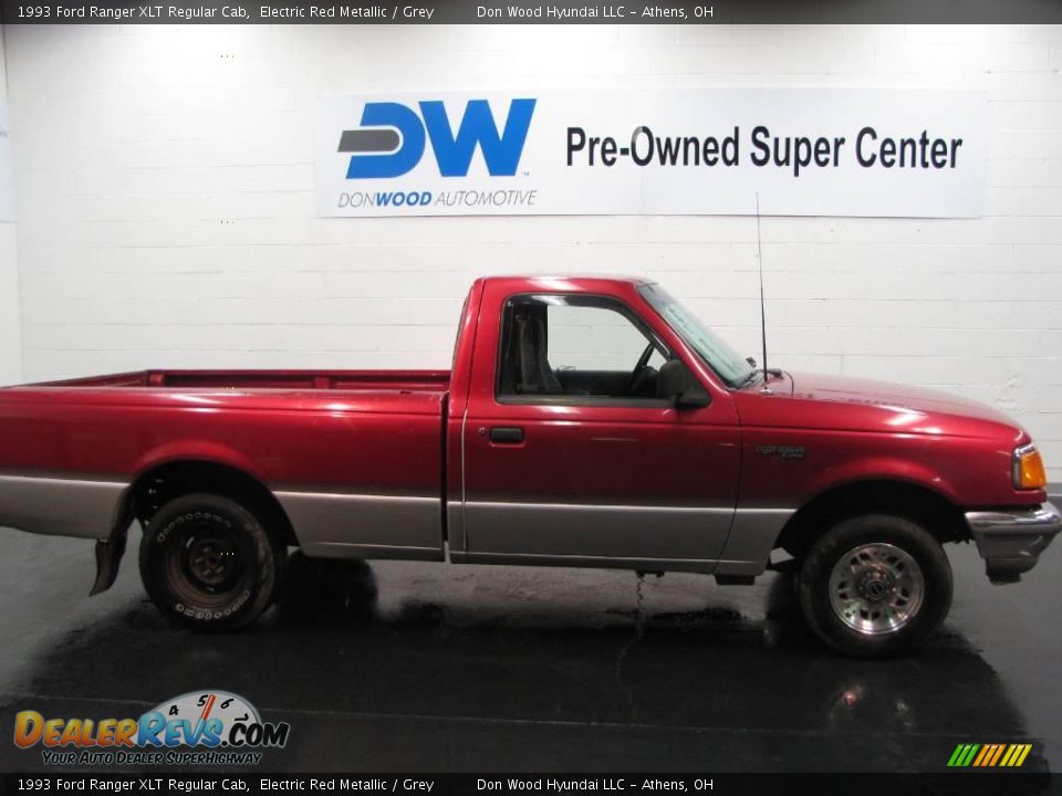 1993 Ford Ranger XLT Regular Cab Electric Red Metallic / Grey Photo #5