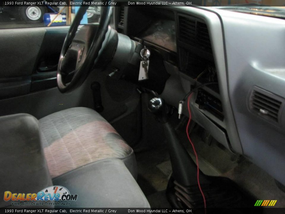 1993 Ford Ranger XLT Regular Cab Electric Red Metallic / Grey Photo #12