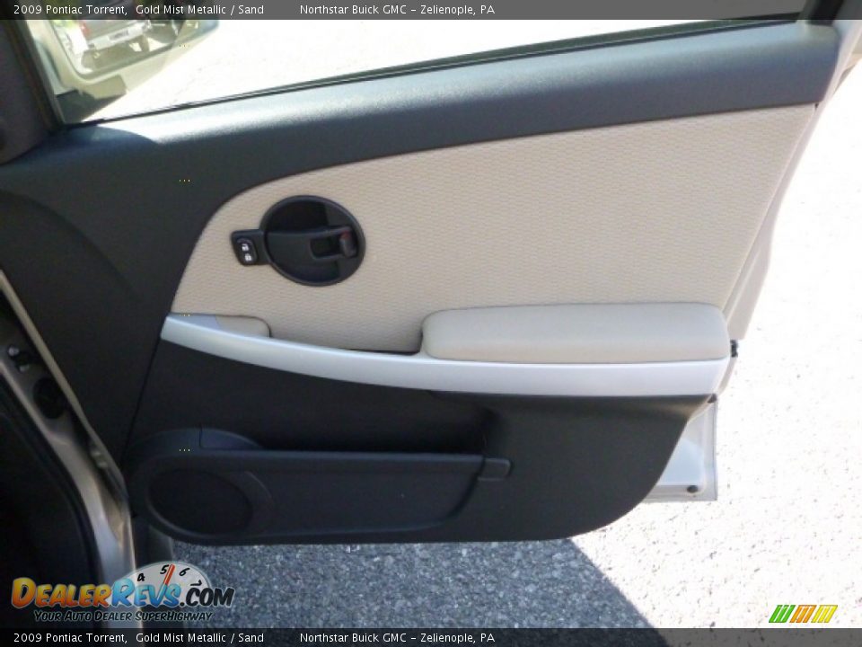 2009 Pontiac Torrent Gold Mist Metallic / Sand Photo #12