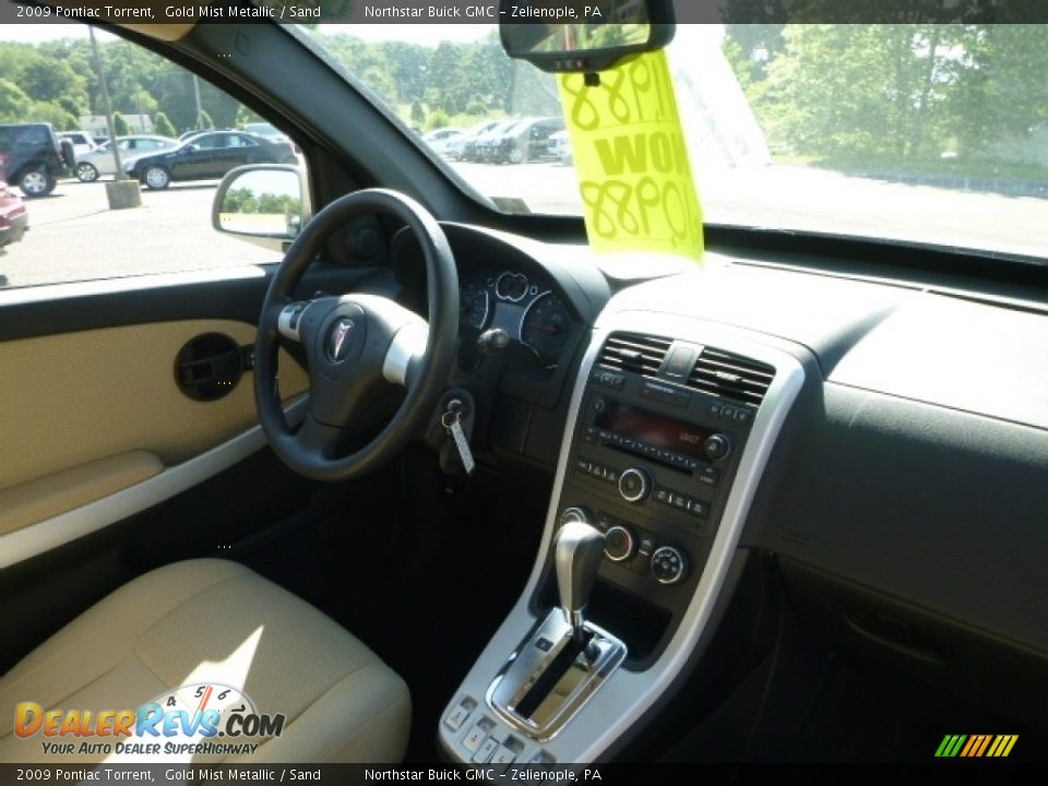 2009 Pontiac Torrent Gold Mist Metallic / Sand Photo #14