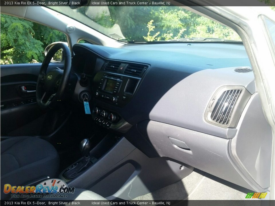 2013 Kia Rio EX 5-Door Bright Silver / Black Photo #11