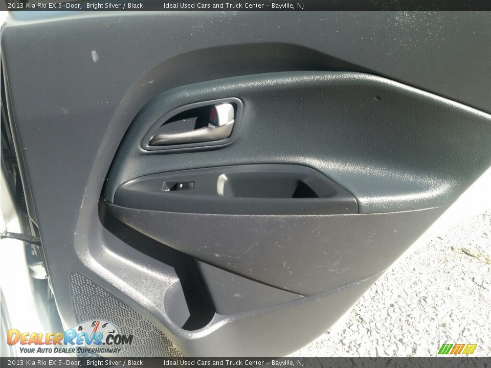 2013 Kia Rio EX 5-Door Bright Silver / Black Photo #12