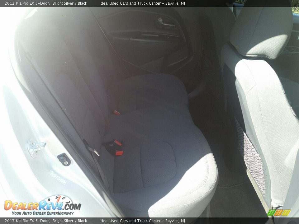 2013 Kia Rio EX 5-Door Bright Silver / Black Photo #13