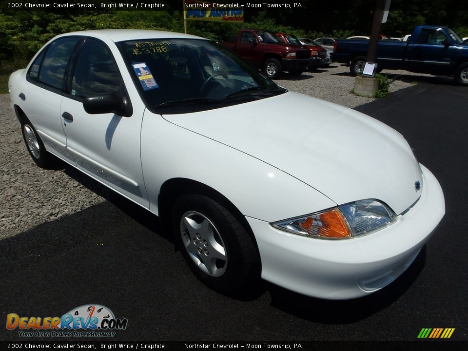 2002 Chevrolet Cavalier Sedan Bright White / Graphite Photo #5