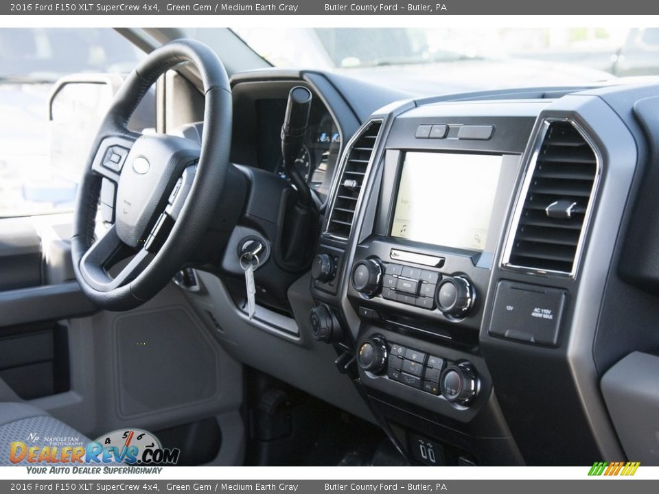 2016 Ford F150 XLT SuperCrew 4x4 Green Gem / Medium Earth Gray Photo #11