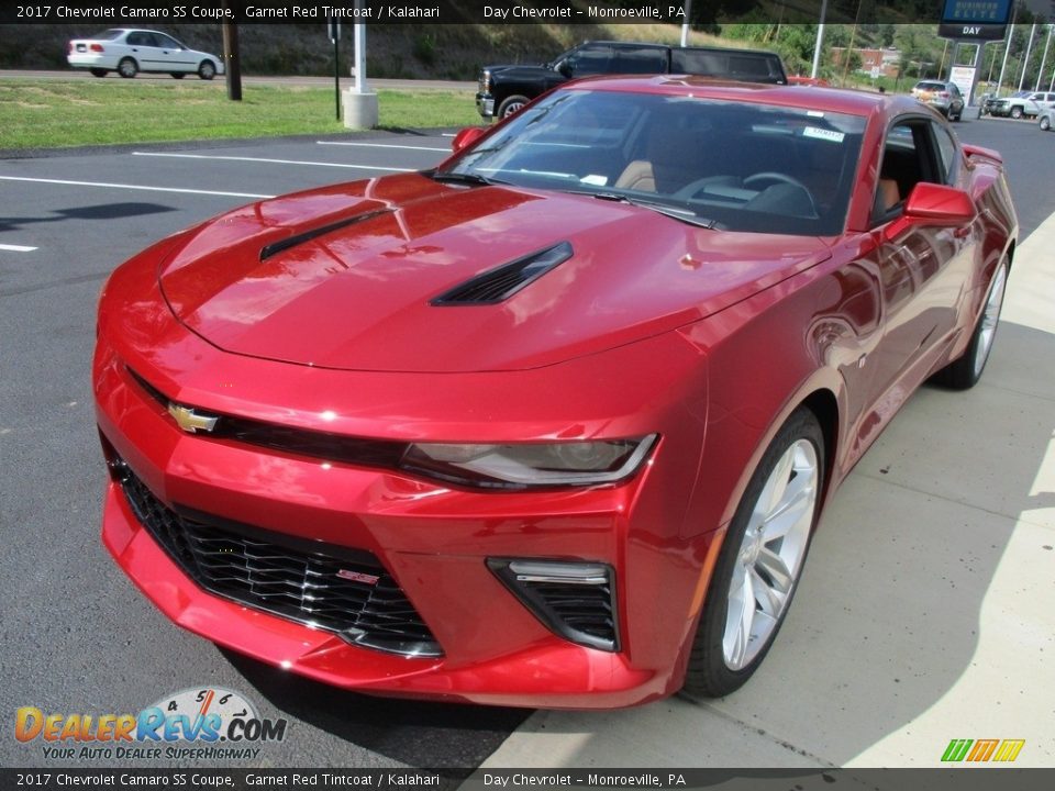 Front 3/4 View of 2017 Chevrolet Camaro SS Coupe Photo #8